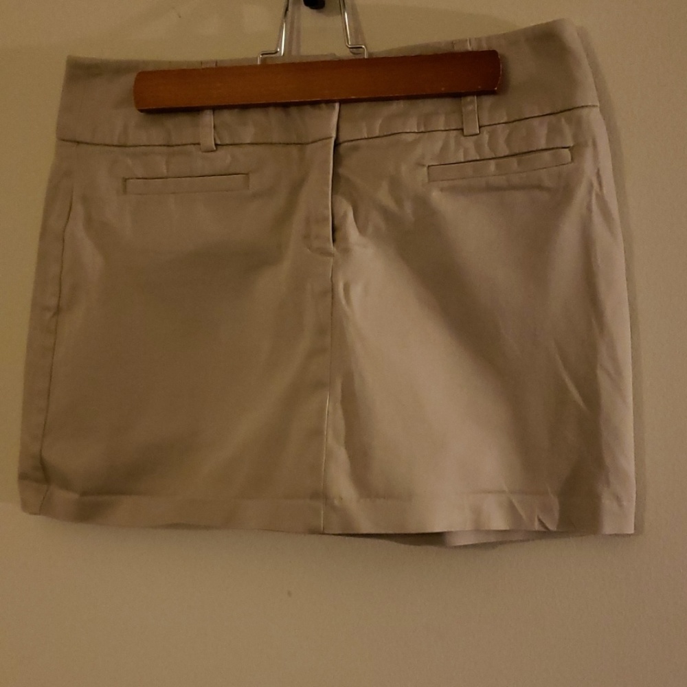 New York and Company Beige Skort